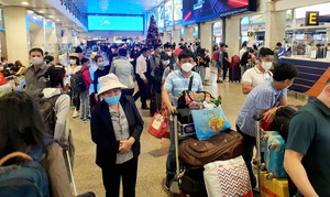 Những lưu ý &quot;nóng&quot; khi đi lại qua sân bay Tân Sơn Nhất dịp Tết
