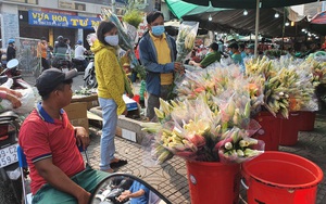 TP.HCM: Giá hoa tươi tăng vọt ngày cận Tết