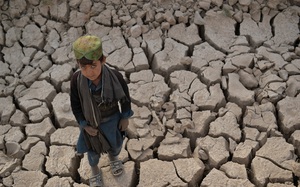 Người nông dân Afghanistan gặp khó bởi tình trạng hạn hán kéo dài do biến đổi khí hậu