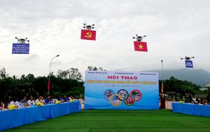 14 máy bay không người lái thượng cờ Tổ quốc, cờ Đảng tại lễ khai mạc Hội thao Nông dân tỉnh An Giang
