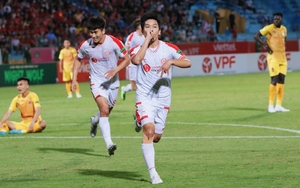 Tiền vệ Nguyễn Hữu Thắng và bàn thắng đánh dấu sự trở lại V.League
