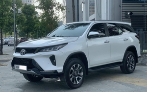 Chạy 5.000km, chủ xe Toyota Fortuner "khóc ròng" bán lỗ 300 triệu đồng