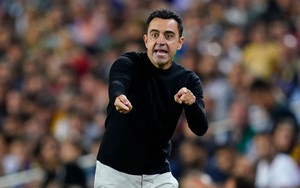 Thoát thua trước Inter, HLV Xavi chỉ trích hàng thủ Barca