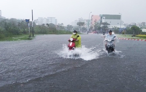 Tối hôm qua, bão số 5 suy yếu thành áp thấp nhiệt đới