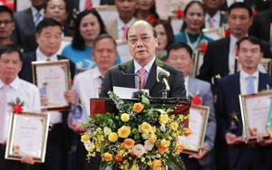 Video: Chủ tịch nước Nguyễn Xuân Phúc kỳ vọng nông dân Việt Nam xuất sắc là nhân tố truyền cảm hứng