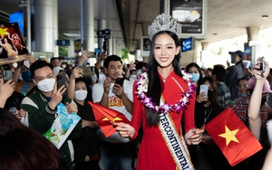Hoa hậu Bảo Ngọc về Việt Nam trong vòng tay người hâm mộ
