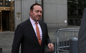 Kevin Spacey tiết lộ cha ruột kỳ thị người đồng tính