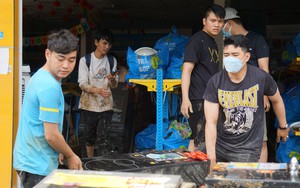 Siêu thị tại Đà Nẵng bị trộm 130 điện thoại sau khi cho người vào trú ngập
