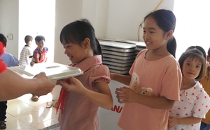 Ngành giáo dục vùng biên chăm lo bữa ăn cho học sinh