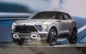 Mitsubishi XFC Concept ra mắt toàn cầu đầu tiên ở Việt Nam: "Đàn em" Xpander sẽ ngáng đường Toyota Corolla Cross, KIA Seltos?