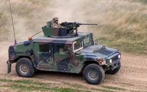 Hình ảnh Ukraine nhận loạt thiết giáp Humvee Mỹ