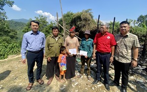 Sơn La: Hỗ trợ gia đình bị hỏa hoạn 
