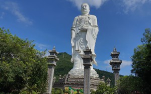 Chiêm bái ngôi chùa có tượng Phật A Di Đà ngoài trời lớn nhất Việt Nam ở Khánh Hòa