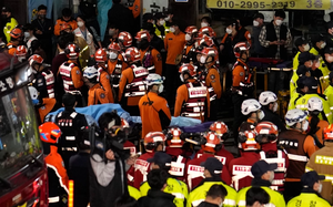 Toàn cảnh vụ giẫm đạp ở Seoul khiến 149 người chết: Nhân chứng bất an, lo sợ về 'tai họa khủng khiếp'