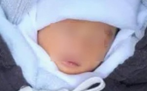Đồng Nai: Bé sơ sinh bị bỏ rơi trong thùng giấy được đưa về Trạm y tế Giang Điền 