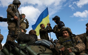 Lính dù Ukraine thừa nhận kiệt sức nhưng vẫn không ngừng 'săn đuổi' quân Nga