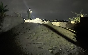 TT-Huế: Bắt “cát tặc” trên sông, phát hiện bãi tập kết cát lậu 