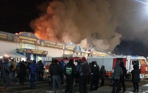Cháy chợ Sadovod ở Moskva, gian hàng của người Việt bị thiệt hại
