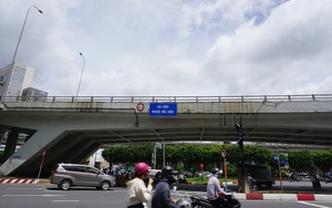 Kiểm định cầu vượt Nguyễn Hữu Cảnh, TP.HCM tiếp tục cấm xe lưu thông bên dưới