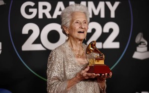 Bà lão 95 tuổi giành giải Grammy "Nghệ sĩ mới xuất sắc nhất"