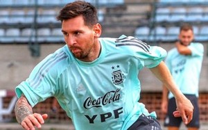 Messi bỏ tập, NHM Argentina "ngồi trên lửa"
