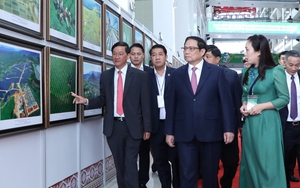 Ảnh ấn tượng tuần: Thủ tướng Chính phủ Phạm Minh Chính dự triển lãm ảnh và giải Bóng bàn Cúp Hội Nhà báo Việt Nam