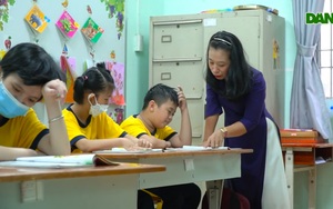 Cô giáo khuyết tật 14 năm đồng hành cùng trẻ em đặc biệt