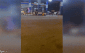 Clip NÓNG 24h: Xôn xao clip ô tô tông thẳng vào 2 người phụ nữ rồi bỏ chạy ở Tuyên Quang