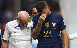 Đá 9 phút tại World Cup 2022 và chấn thương nặng, hậu vệ ĐT Pháp bật khóc