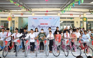 Mơ ước có chiếc xe đạp mới của học trò nghèo thành hiện thực