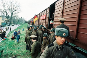 Liên Xô đã rút quân quy mô lớn khỏi Đức và Đông Âu như thế nào? 