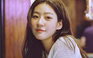 Kim Sae Ron làm bồi bàn sau bê bối gây tai nạn do say xỉn