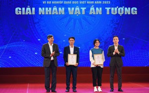 Cô gái Mông mồ côi nuôi hai em còn "khát sữa" giành học bổng du học