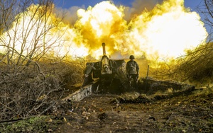 Pháo thủ Ukraine căng mình chiến đấu từ sáng sớm đến đêm khuya trong trận chiến sinh tử với Nga