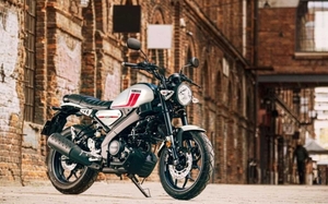 Yamaha XSR125 2023 ra mắt, cập nhật màu mới