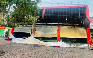 Nghệ An: “Bà hoả” thiêu trụi siêu thị điện máy, thiệt hại 10 tỷ đồng