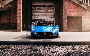 Siêu xe Maserati MC20 độ ống xả mạ vàng ấn tượng