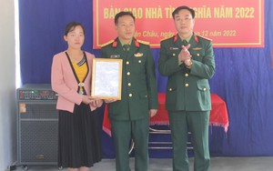 Bộ CHQS tỉnh Sơn La: Bàn giao nhà tình nghĩa