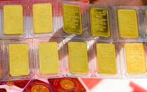 Giá vàng trong nước giảm còn 67 triệu đồng/lượng khi giá thế giới tụt dốc 