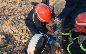 Cứu bé gái 5 tuổi bị rơi xuống hố cọc ép bê tông sâu 15m