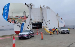 Đây là sự chào đón của người Mỹ khi 999 xe ô tô điện VinFast VF 8 cập cảng