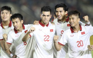 Thắng ĐT Lào 6-0, nhưng lối chơi của ĐT Việt Nam vẫn... đáng báo động