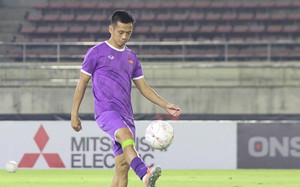 Đội hình ra sân Lào vs Việt Nam: Quang Hải đá chính, Văn Quyết dự bị