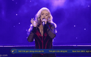 Xem Christina Aguilera biểu diễn "cực phiêu" tại Nhà hát Lớn