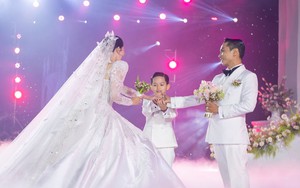 Vợ chồng Chí Anh và dàn sao "khủng" đến dự đám cưới Khánh Thi - Phan Hiển