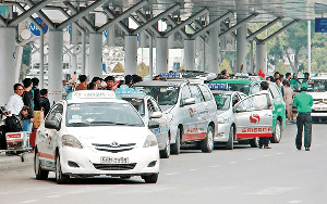 Yêu cầu tăng lượng taxi phục vụ dịp Tết tại sân bay Tân Sơn Nhất 