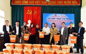 Hội Nông dân tỉnh Nghệ An tiếp nhận hàng ngàn bộ đồ dùng thiết yếu hỗ trợ nữ hội viên vùng khó khăn