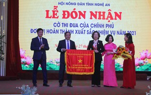 Hội Nông dân tỉnh Nghệ An vinh dự đón nhận Cờ thi đua của Chính phủ