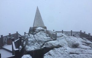 Xuất hiện mưa tuyết trên đỉnh Fansipan