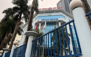 TIN NÓNG 24 GIỜ QUA: Công an khám xét tại Cục Đăng kiểm Việt Nam; truy bắt kẻ dùng súng cướp tại ngân hàng